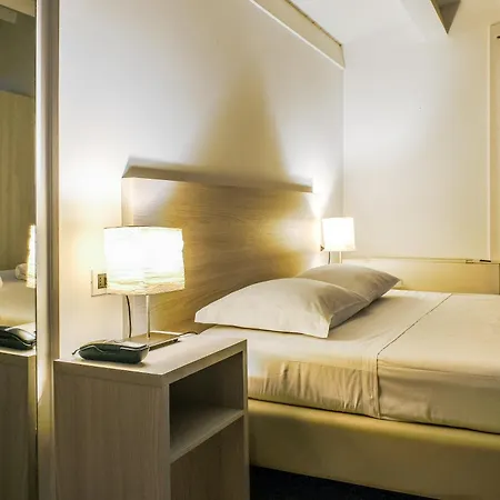 Otel Roy