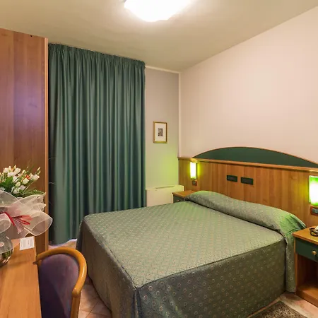 Roy Otel