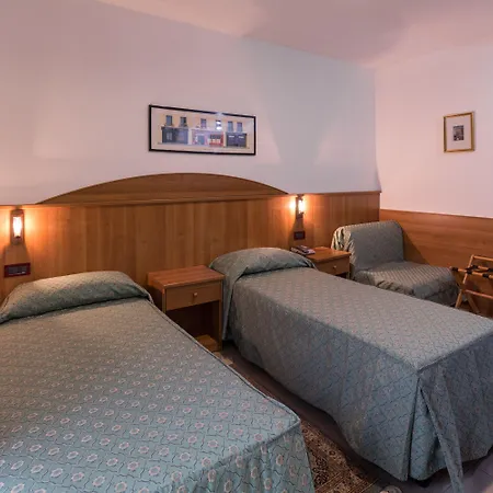 Otel Roy