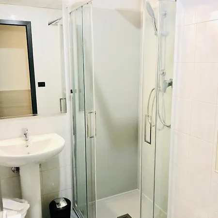 Otel Roy