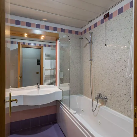Roy Otel 4*
