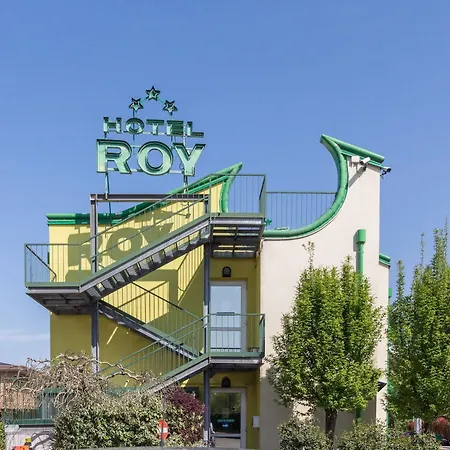 מלון Roy